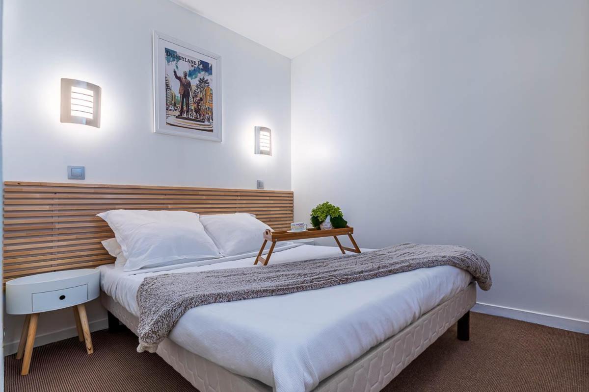 Disneyland Appartements familial avec piscine intérieur et navette gratuite Serris Extérieur photo